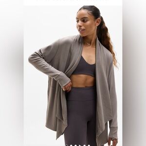 Athleta Pranayama Restore Wrap - Charcoal color - size Medium